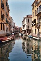 En van de ontelbare doorkijkjes in Veneti.