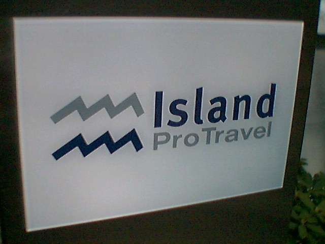 Is­land ProTrav­el