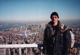 11 september 2001, hoog boven NYC op een dakterras van de Twin Towers
