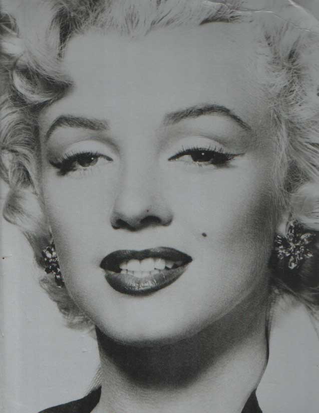  - Marilyn Monroe und die Kamera. 152 Photographien aus den Jahren 1945 - 1962 und das berhmte Interview von Marilyn Monroe mit Georges Belmont. Vorw. von Jane Russell.